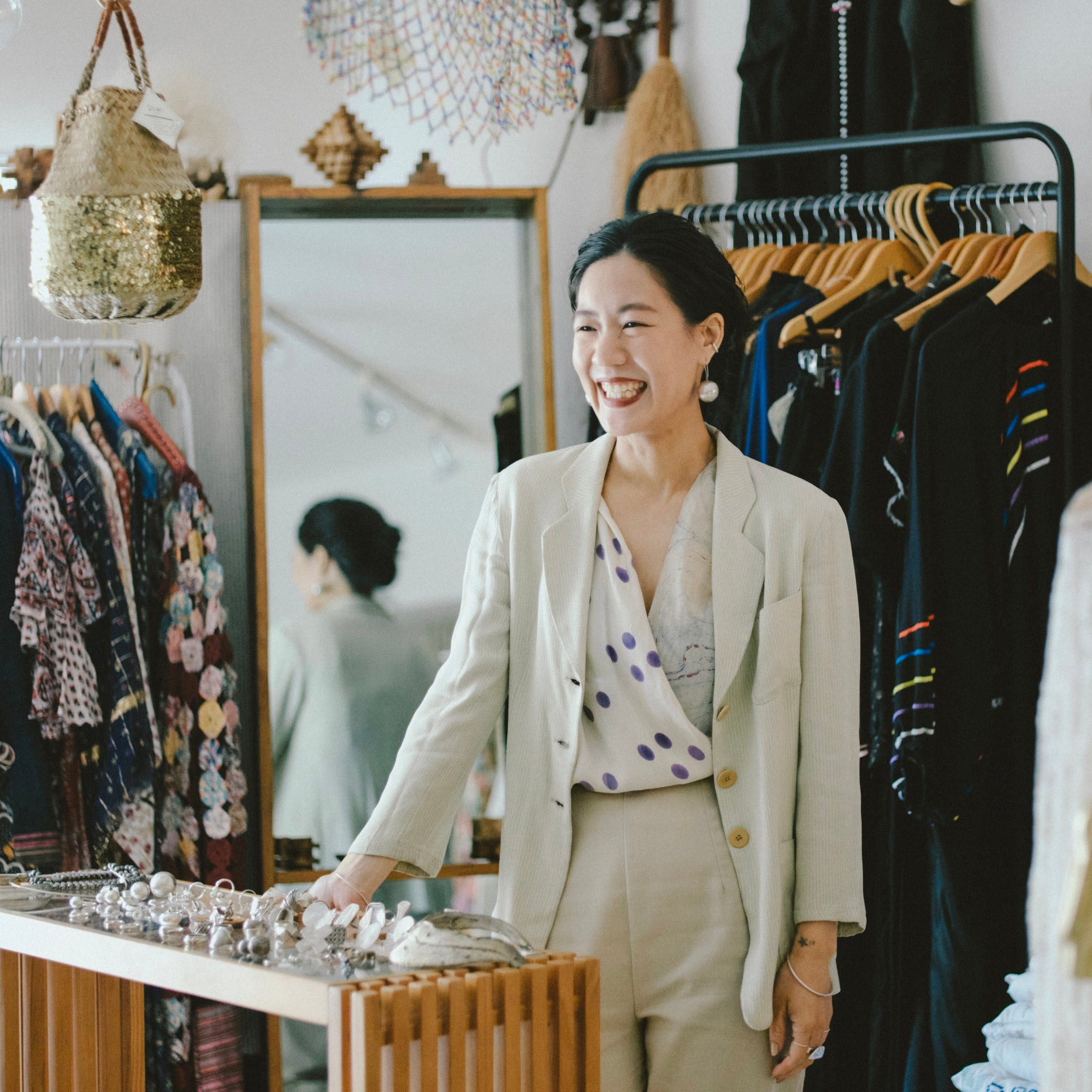 curating nature, shaping  her style  拾い集めた石や貝から育まれた、ファッションの美学｜武田美輝